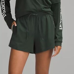 LULULEMON Lightweight High-Rise Relaxed Short 3" SIZE 0 never worn